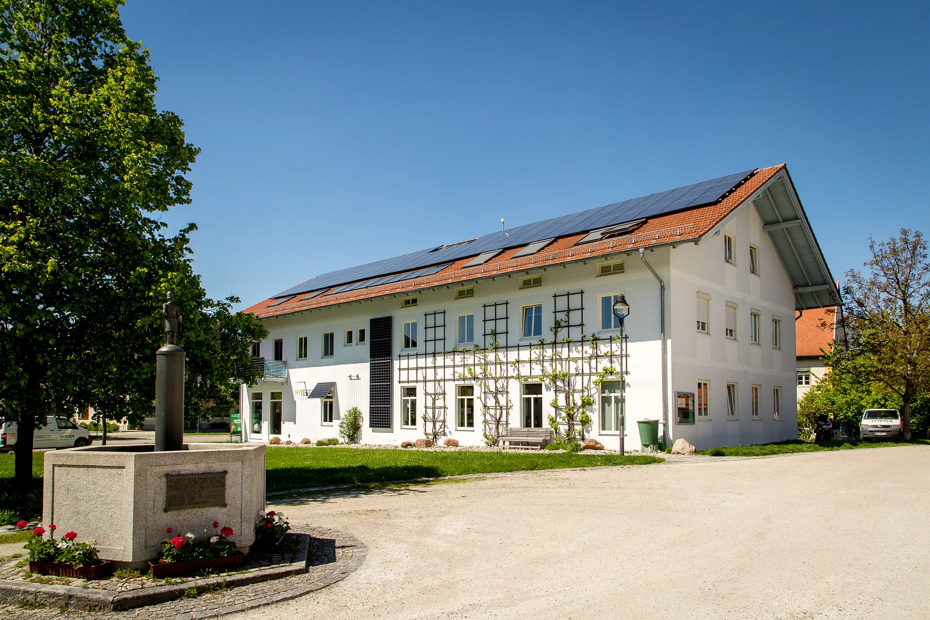 Dorfplatz Frauenneuharting